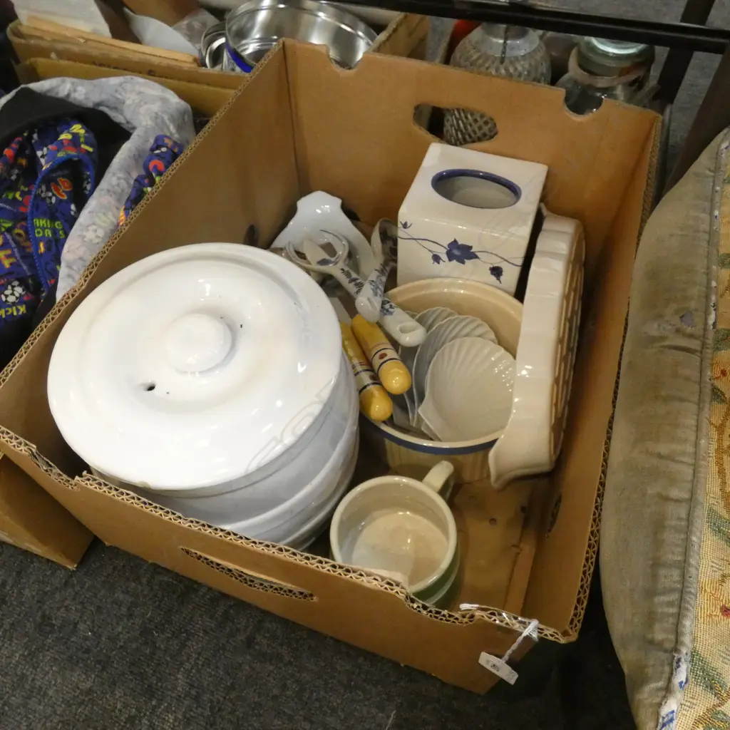 BOX ASSORT KITCHENALIA; T. G. GREEN / FRENCH ETC Image 1++