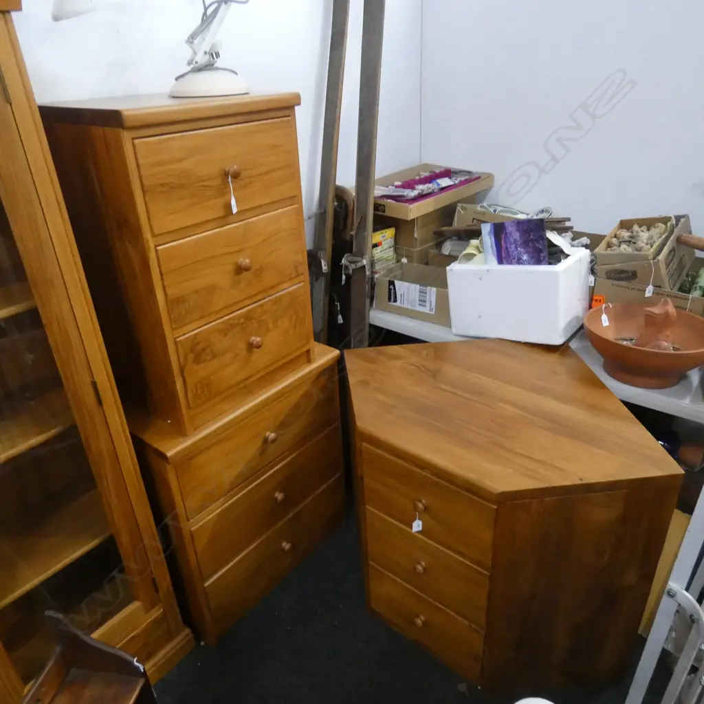 SOLID RIMU 3 PCE CORNER CHEST UNIT Image 1++