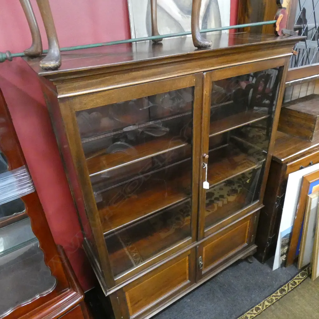 EDW SHERATON REVIVAL GLAZED CABINET... Image 1++