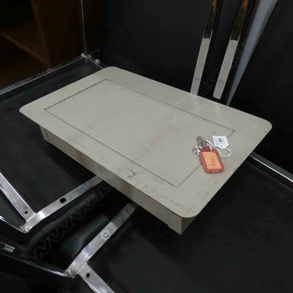 STEEL WALL SAFE WITH KEY W.450mm... Image 1++
