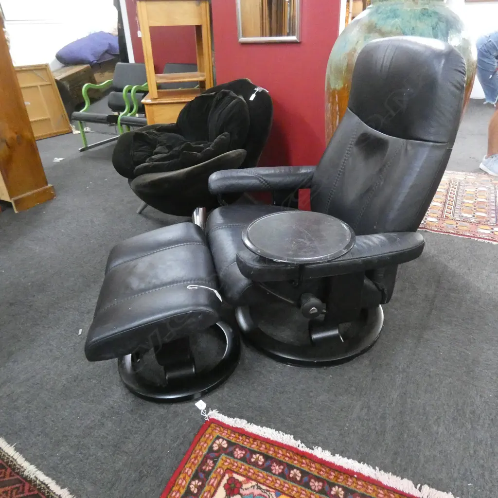 LEATHER ROCKER /RECLINER WITH FOOT STOOL  Image 1++