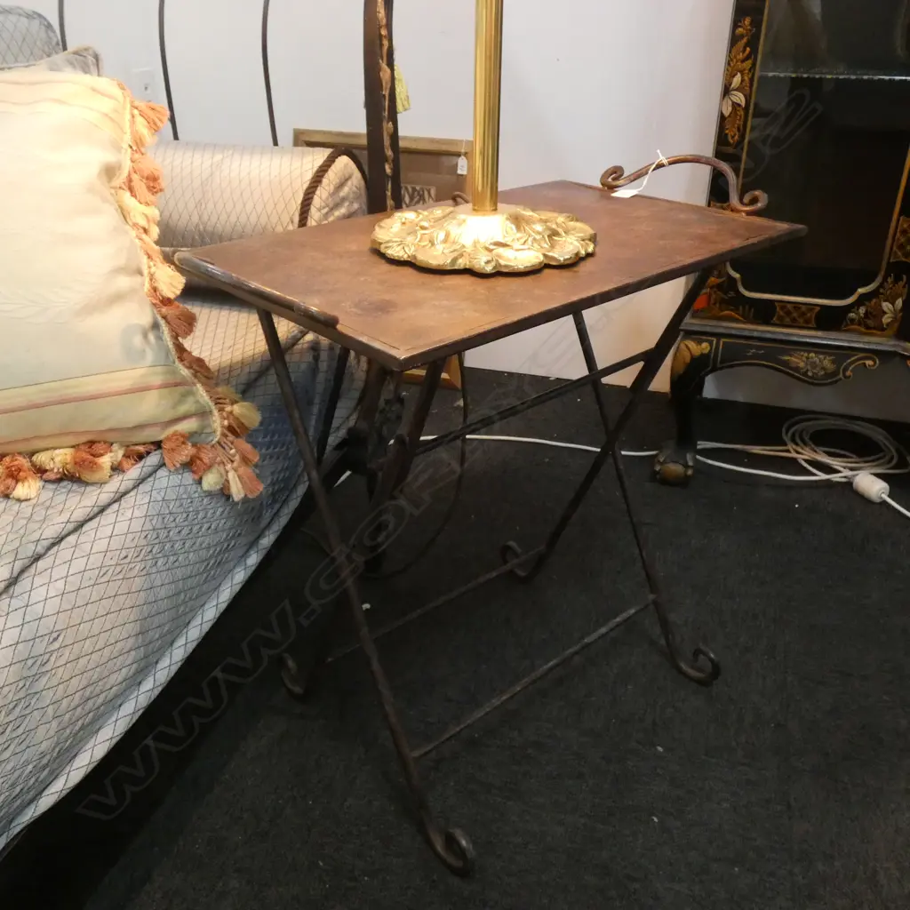 FOLDING METAL TRAY TABLE Image 1++