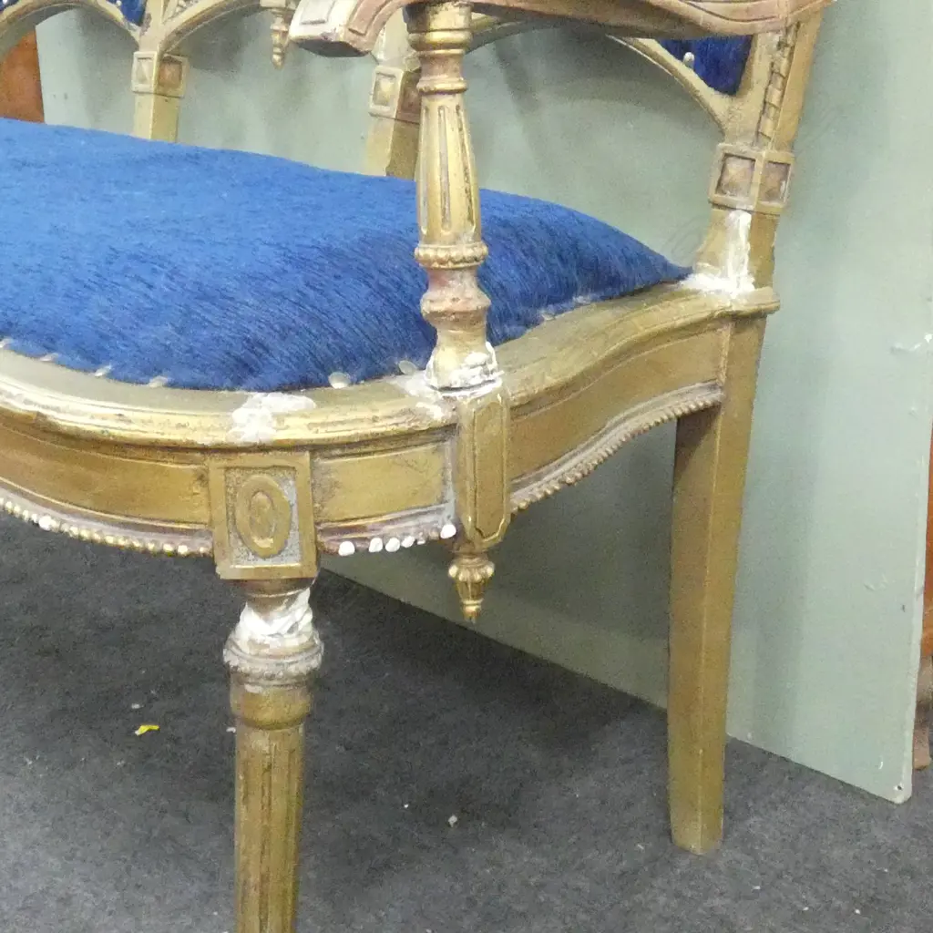 OLD SEATTEE GOLD PAINTED / BLUE UPHOLSTERY W.1285mm...NEEDS RESTORATION Image 1++