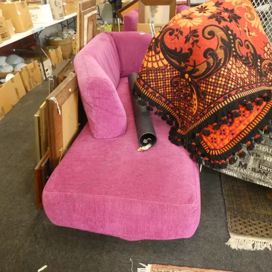 PINK MODULAR LOUNGE SUITE