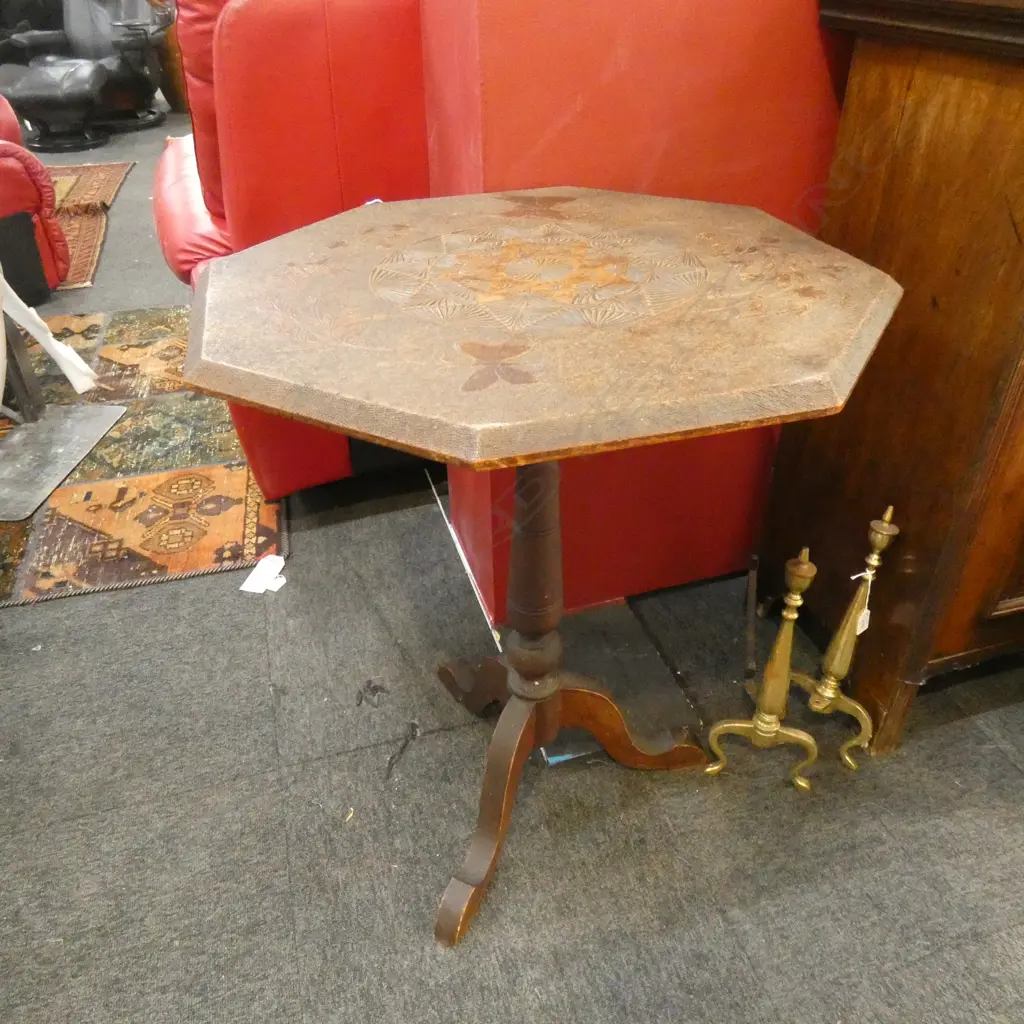 CHIP CARVED OCTAGONAL SIDE TABLE H.730mm 615mm dia Image 1++