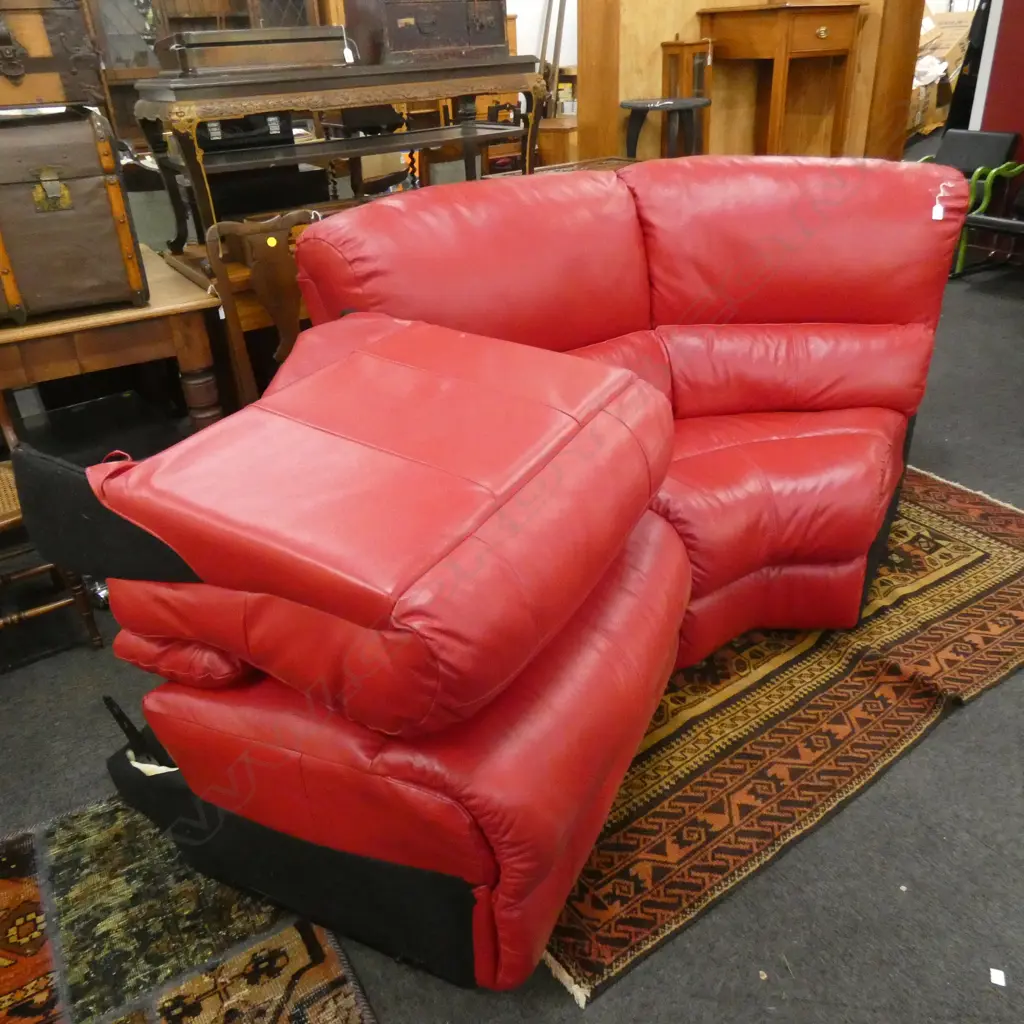 1 BIG RED LEATHER RECLINING LOUNGE SUITE Image 1++