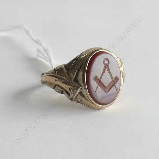 C1900 MASONIC RING ENGRAVED CHALCEDONY PANEL. GOLD?
