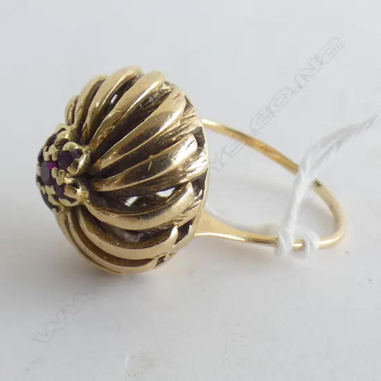 14CT GOLD & RUBY RING 10.66gm