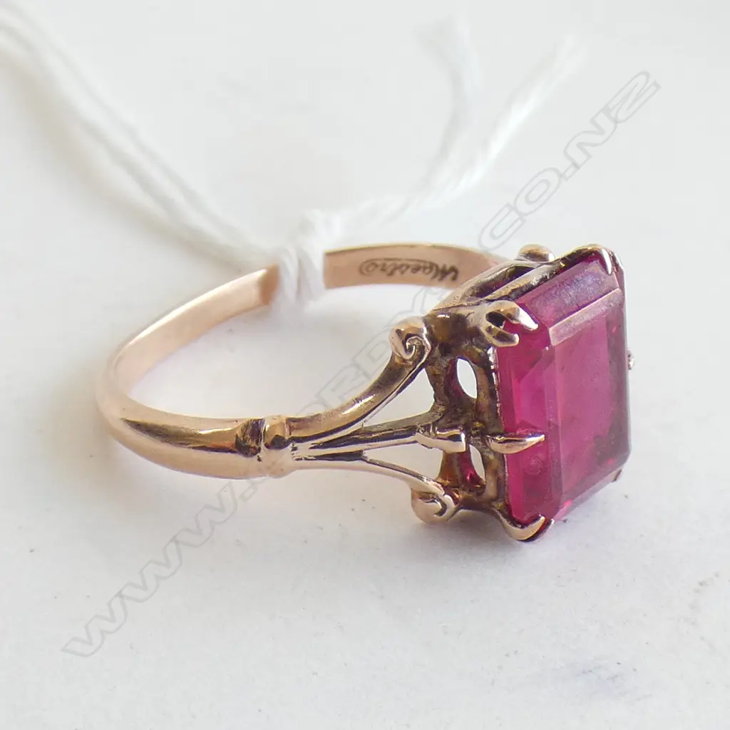 9ct rose gold  red stone dress ring  Image 1++