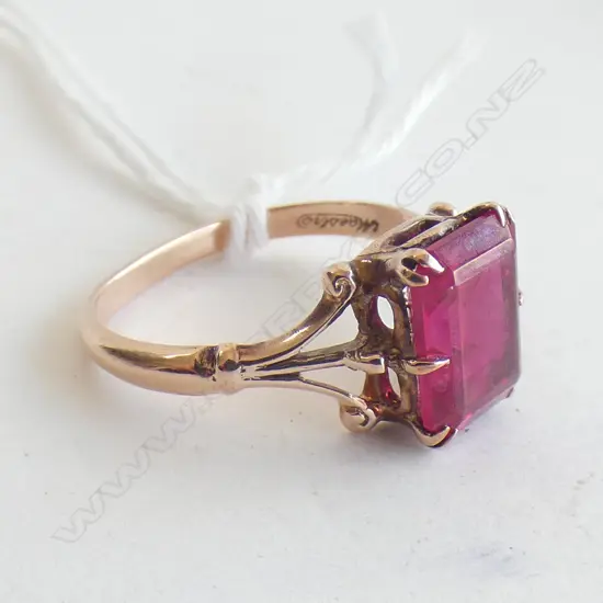 9ct rose gold  red stone dress ring 