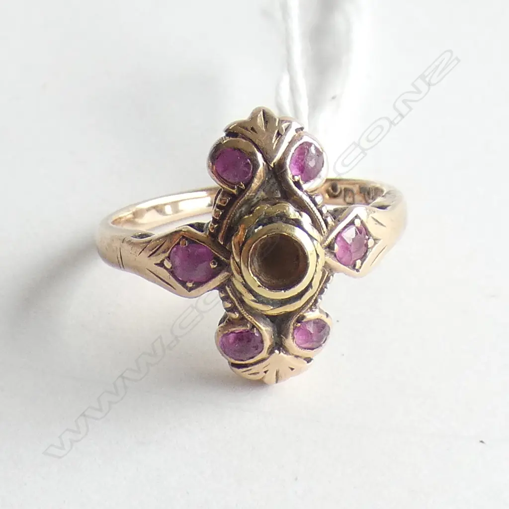 9ct ROSE GOLD & RUBY RING (faulted) 4.29gm Image 1++