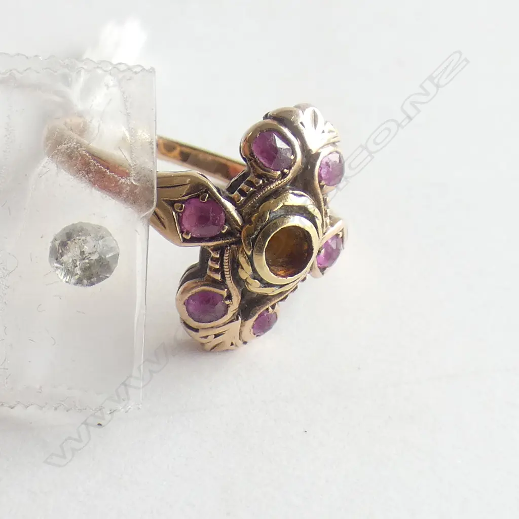 9ct ROSE GOLD & RUBY RING (faulted) 4.29gm Image 1++