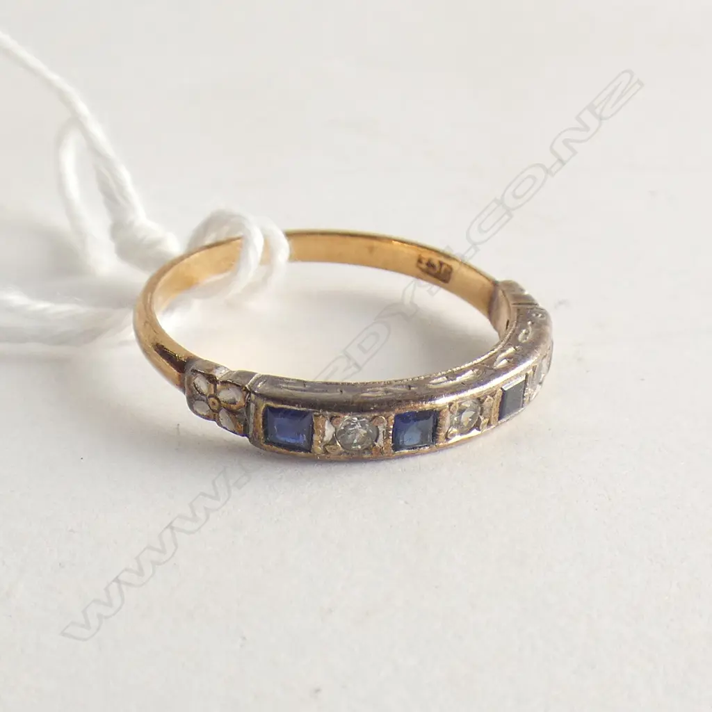 9CT RING w. DIAMONDS & BLUE STONES 1.7 GRAMS Image 1++