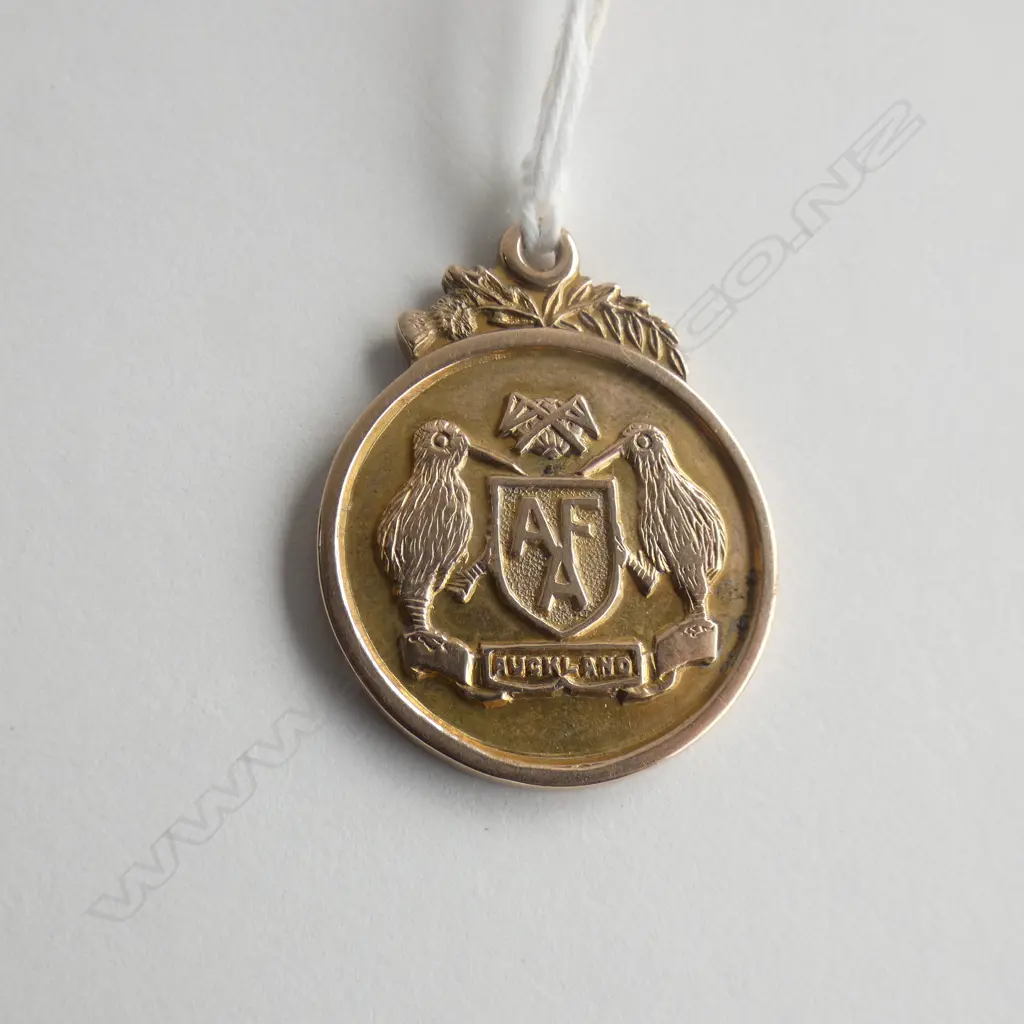 1925 9CT GOLD AUCKLAND FOOTBALL CLUB FOB AWARDED 'Thistle Football Club. C.Jack 9.06gm' Image 1++