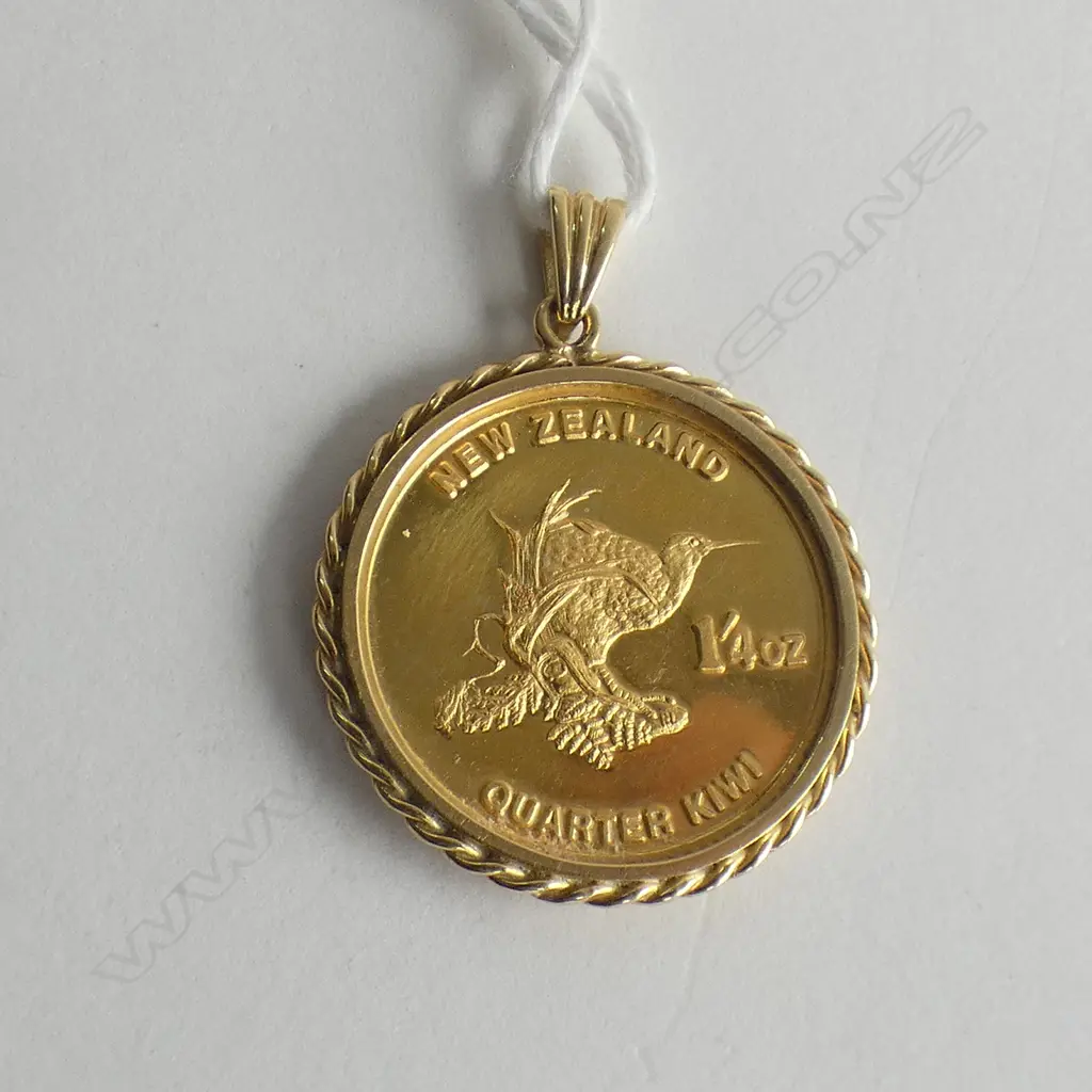 NZ GOLD 1/4 KIWI GOLD COIN IN 18K GOLD PENDANT MOUNT 10gm Image 1++