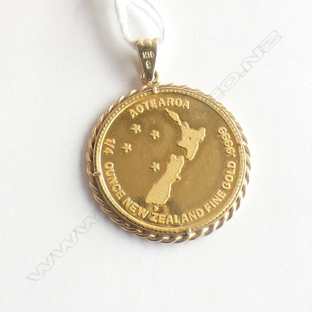 NZ GOLD 1/4 KIWI GOLD COIN IN 18K GOLD PENDANT MOUNT 10gm Image 1++