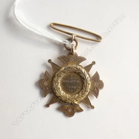 NZ 1903 9CT 'TROMBONE TRIO' TIMARU G.H.BOYD FOB MEDAL 10gms