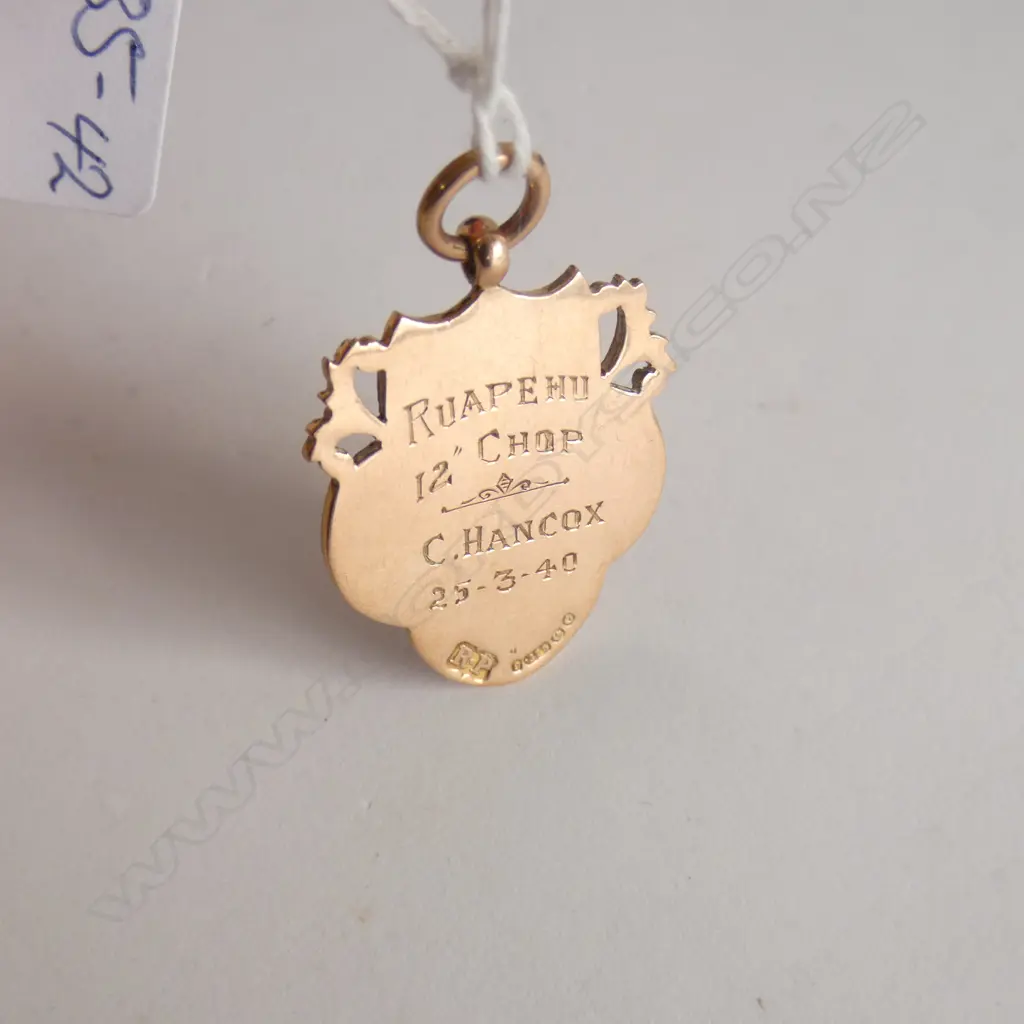 9CT GOLD 1940 'RUAPEHU 12" CHOP' FOB MEDALLION 7.95gm Image 1++