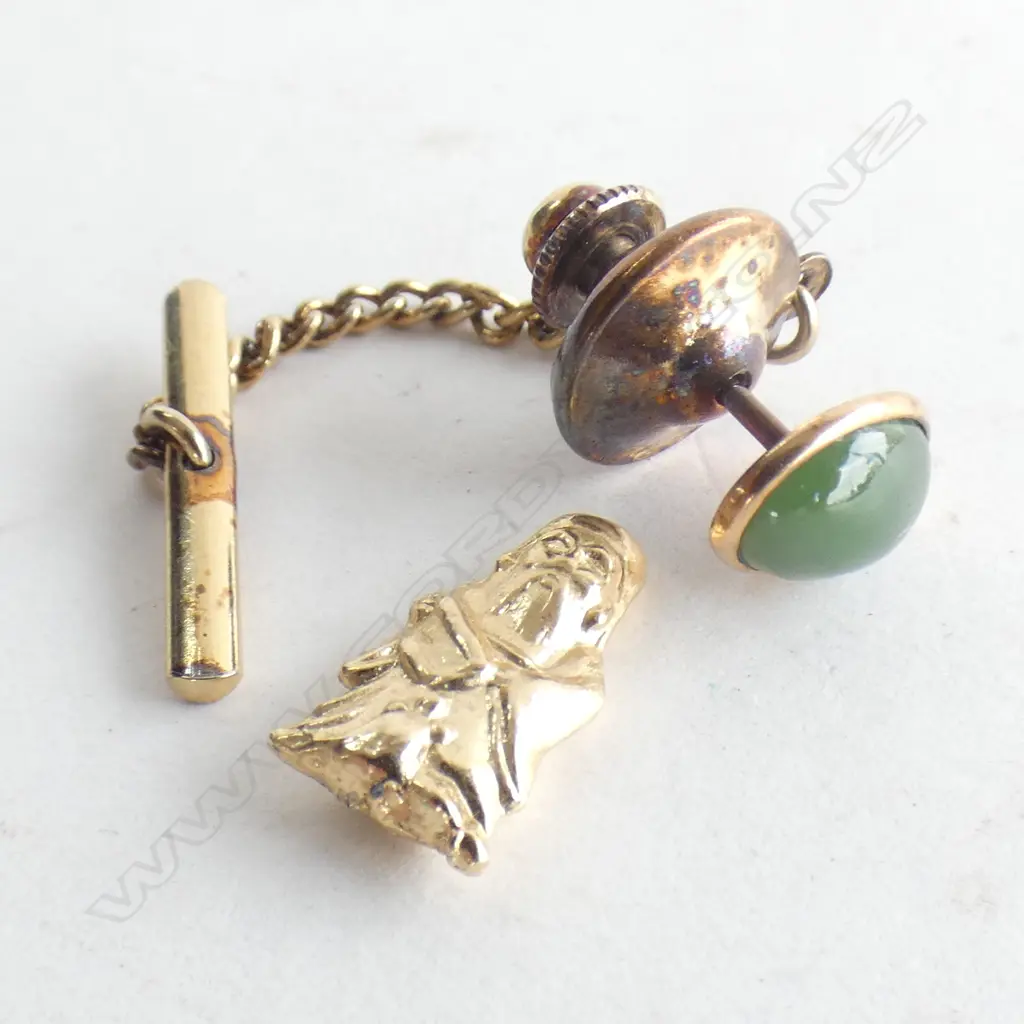 GOLD ? TINY BUDDHA + 9CT & POUNAMU TIE PIN Image 1++