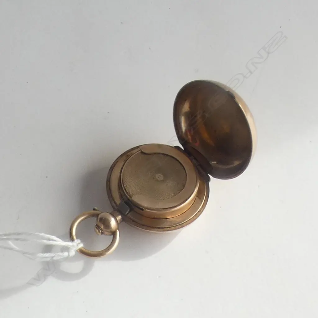 OLD DENNISON WATCH CASE GOLD PLATE SOVEREIGN CASE Image 1++