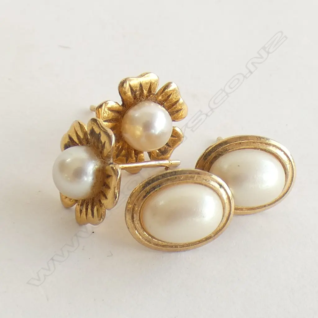 2 pairs studs; one 10ct gold pearl & one plated pearl Image 1++