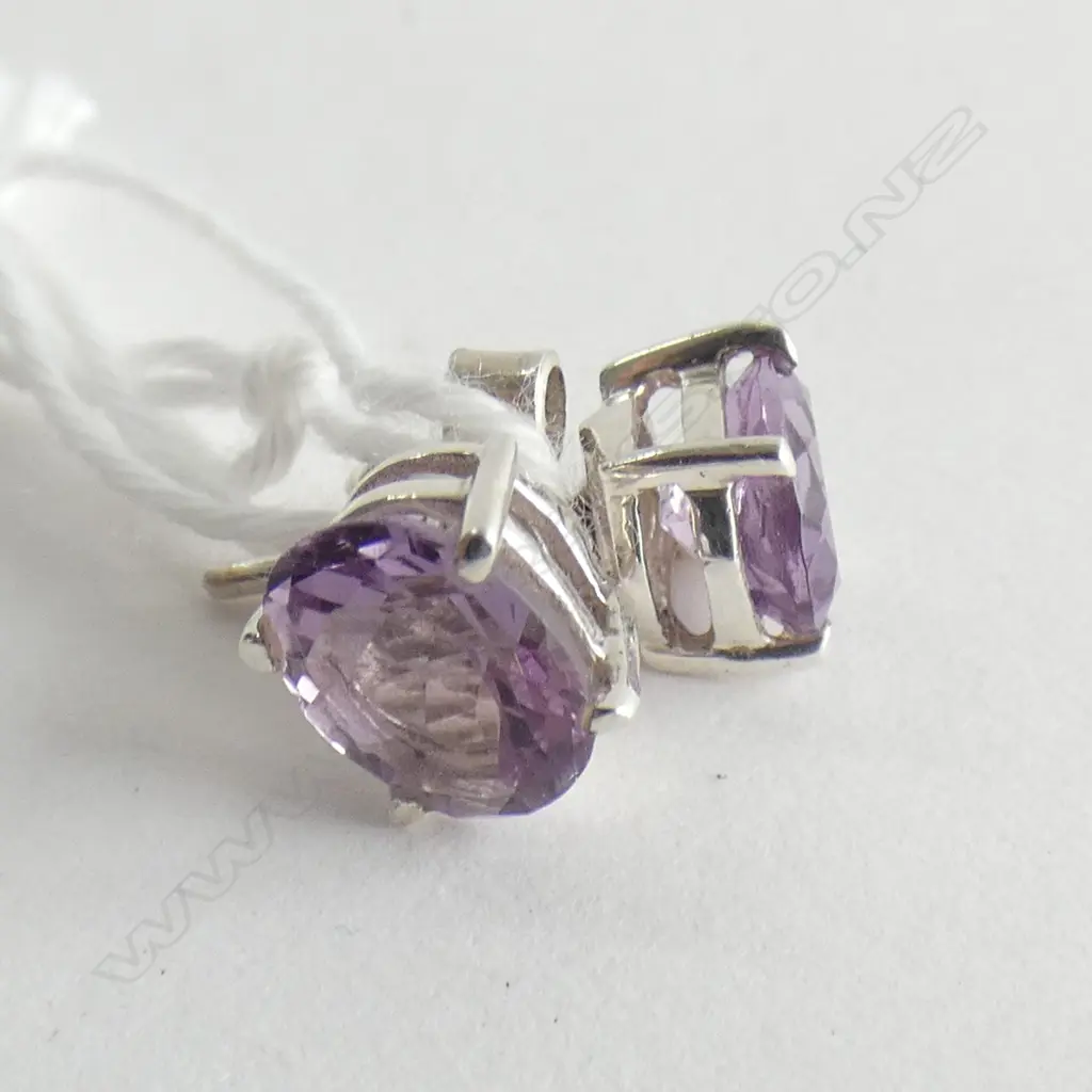 PR AMETHYST & 925 SILVER STUD EARRINGS Image 1++