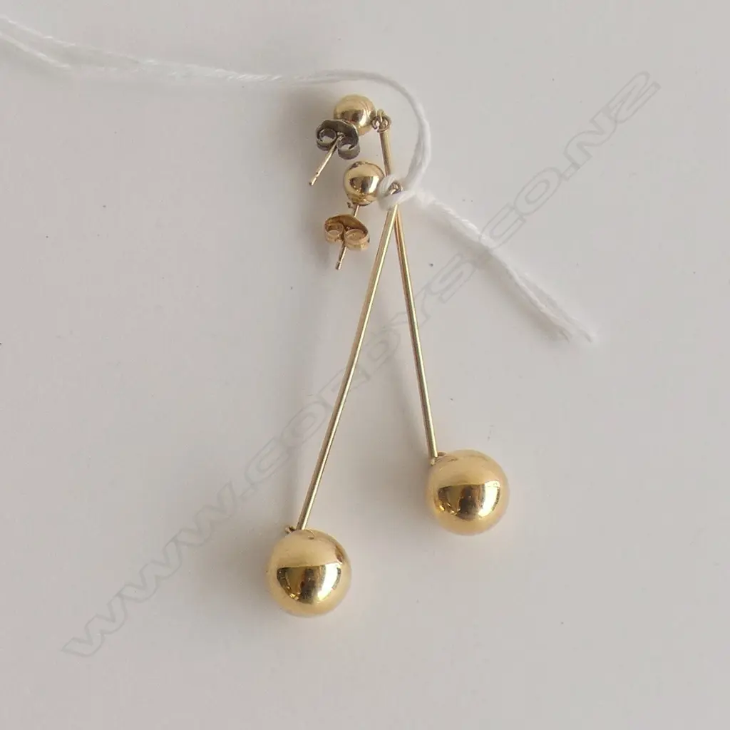 (20259) PR 9CT Y/G HOLLOW BALL & BAR LONG DROP EARRINGS pierced ears Image 1++
