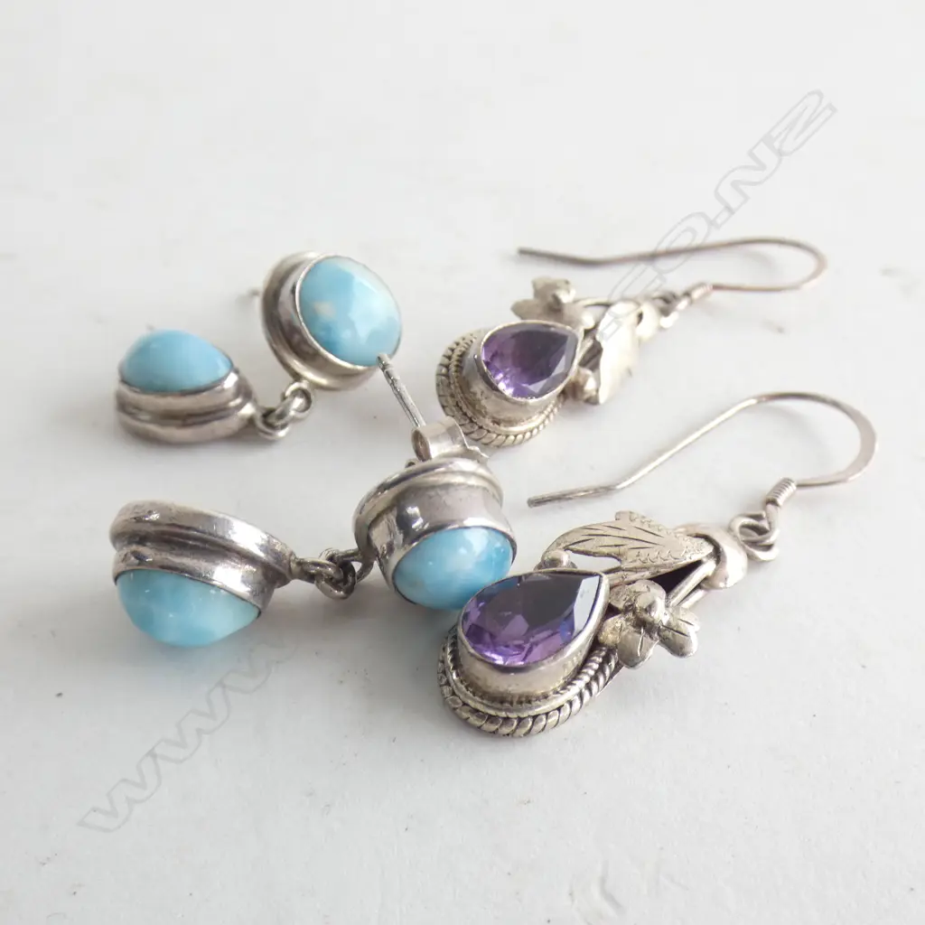 2 PR STG SILVER EARRINGS; BLUE STONE DROP & AMETHYST COLOURED STONE DROP Image 1++