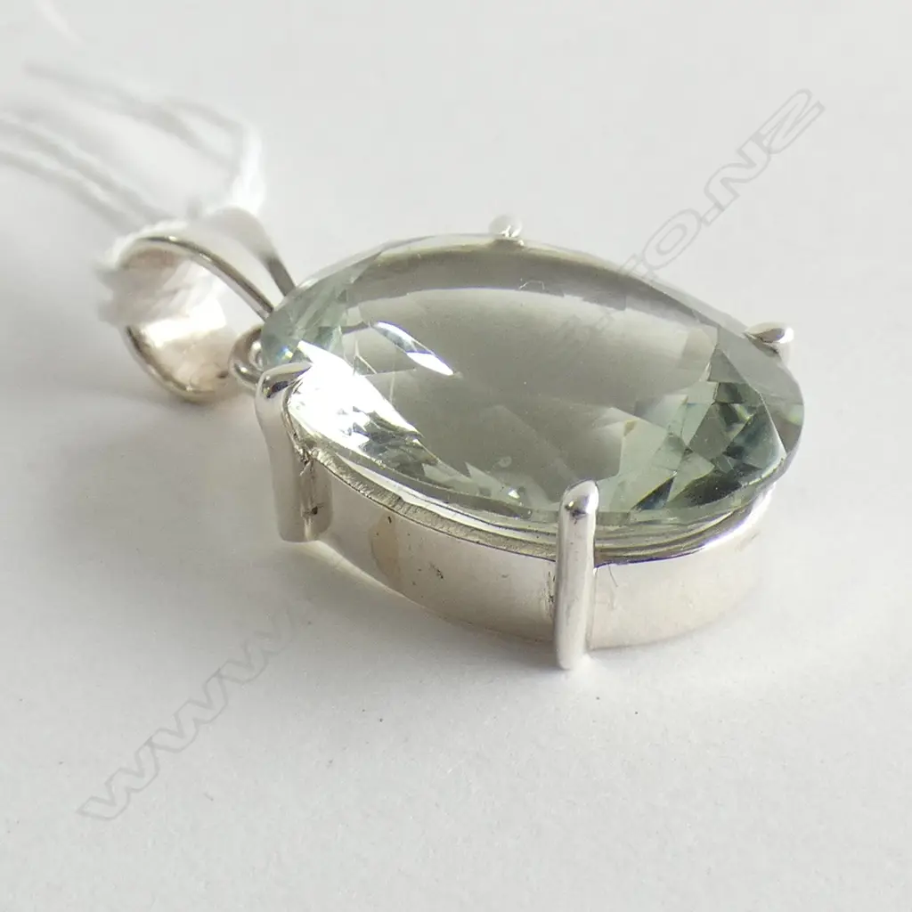 GREEN AMETHYST & 925 SILVER PENDANT Image 1++