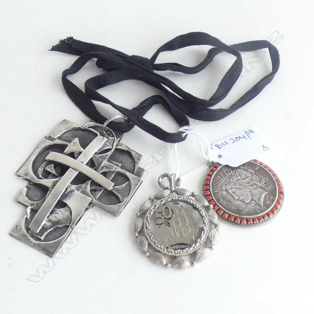 3 PCES JEWELLERY; 2 COIN PENDANTS; 1922 LIBERY DOLLAR & 50c ENDEAVOUR + SILVER PLATE CRUCIFIX Image 1++