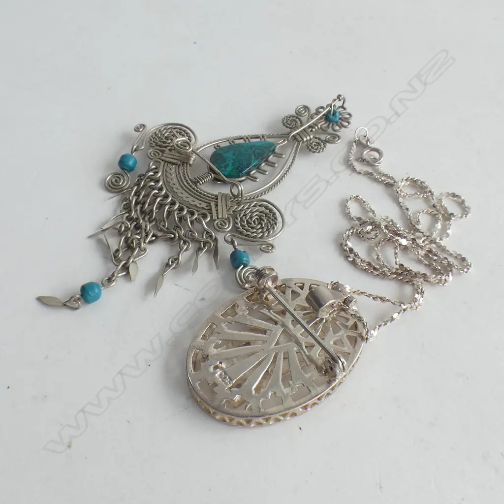 2 CHRYSOCOLLA (GREEN STONE) BROOCH & PENDANT WITH CHAIN Image 1++