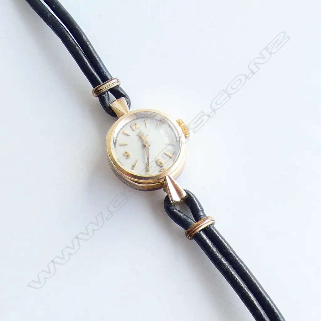 VINTAGE LADIES OMEGA GOLD PLATED WRIST WATCH (apparently working) Image 1++