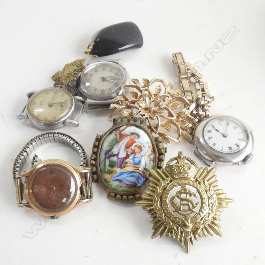 ASSTD BADGES/WATCHES/BROOCHES ETC Image 1++