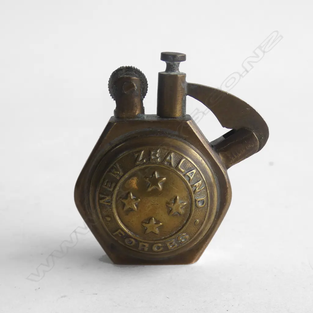 'NEW ZEALAND FORCES' HEXAGONAL BRASS LIGHTER Image 1++