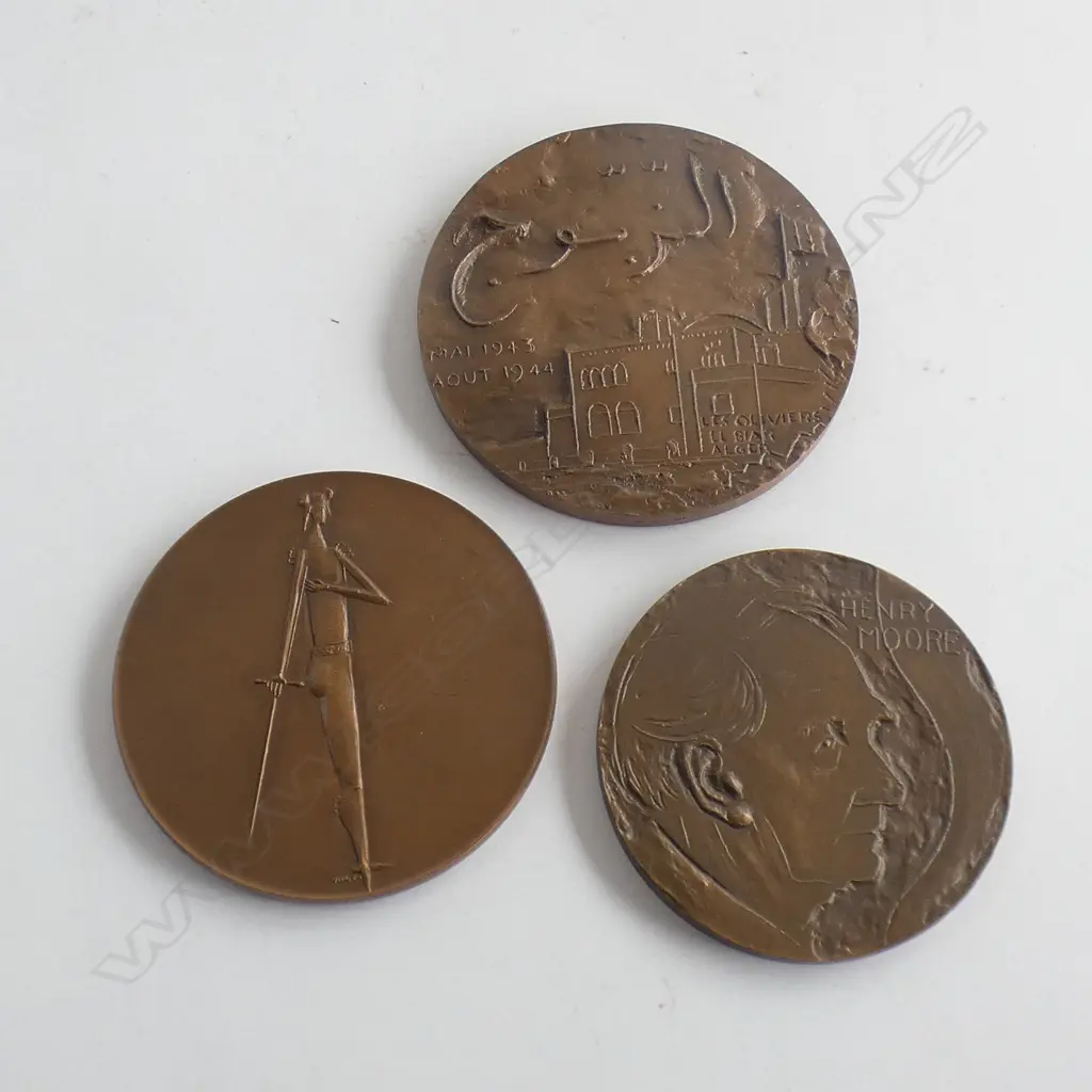 3 FRENCH BRONZE MEDALLIONS; 'SANG ET LUMIERE', 'HENRY MOORE' & 'GENERAL DE GAULLE' 77mm dia  Image 1++