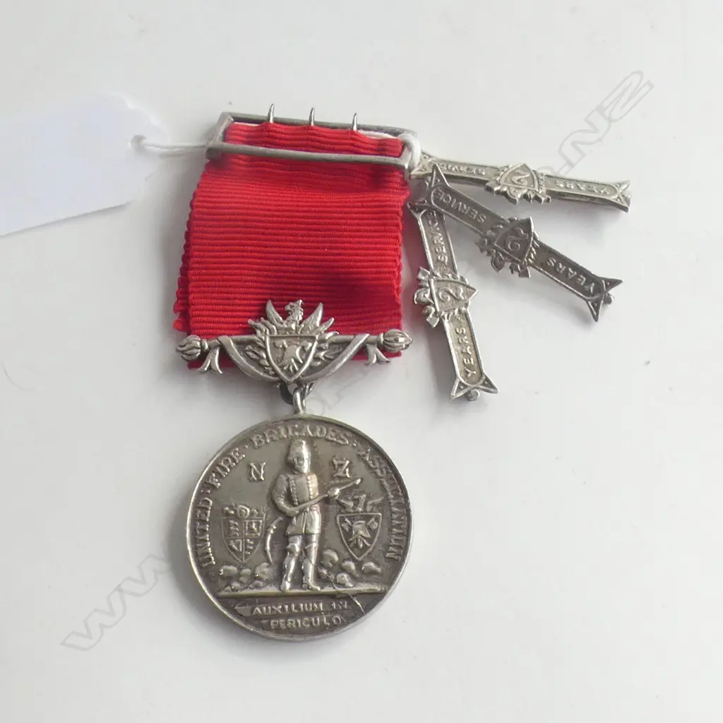 TEUTENBERG NZ FIREMAN'S 5 YR MEDAL TO G.WATTS W 3x 2YR BARS Image 1++
