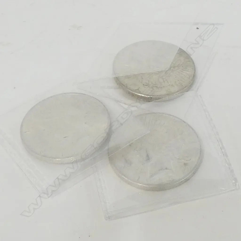 3X UNCIRCULATED 1923 USA SILVER 'PEACE' DOLLARS Image 1++