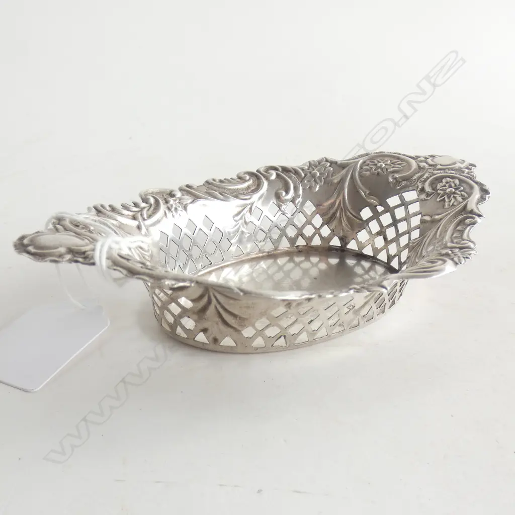 SILVER BON-BON DISH  CHESTER 1900. L. 155MM WEIGHT Image 1++