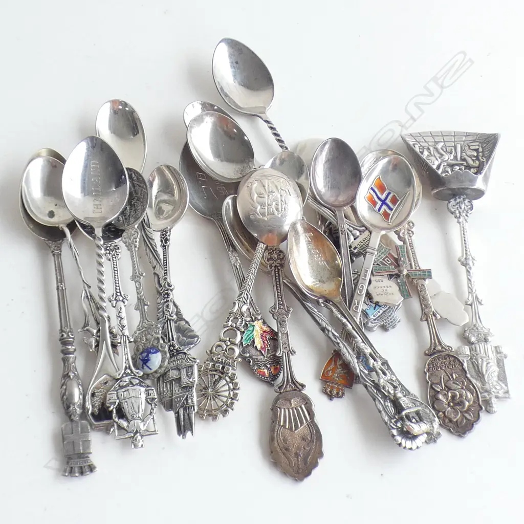ASST. SILVER SOUVENIR TEASPOONS 243 GRAMS Image 1++