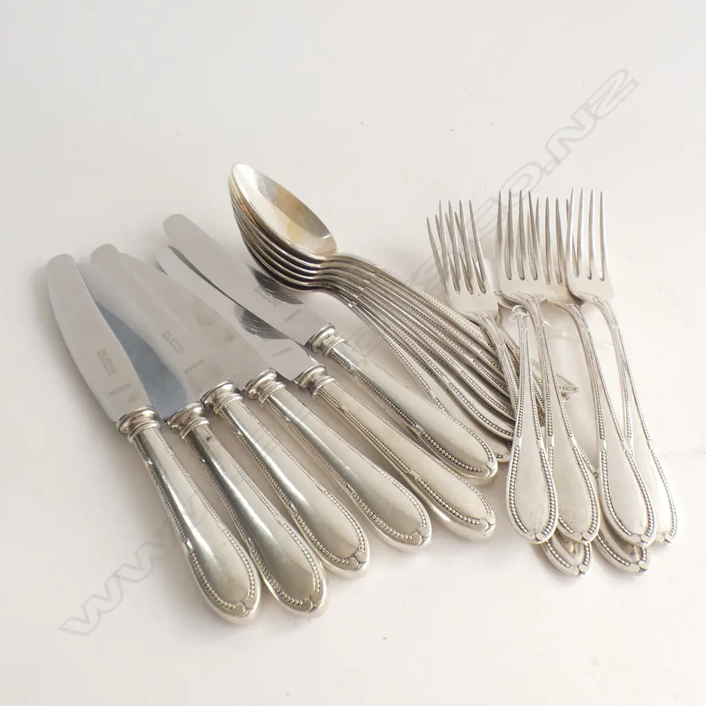 18 PCE 800 SILVER CUTLERY; 6 FORKS + 6 DESERT SPOONS (737 GRAMS) + 6 KNIVES Image 1++