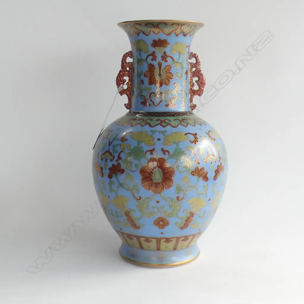 LG ORIENTAL VASE - RED HANDLES, BLUE BACKGROUND- FLORAL DESIGN H 365MM Image 1++