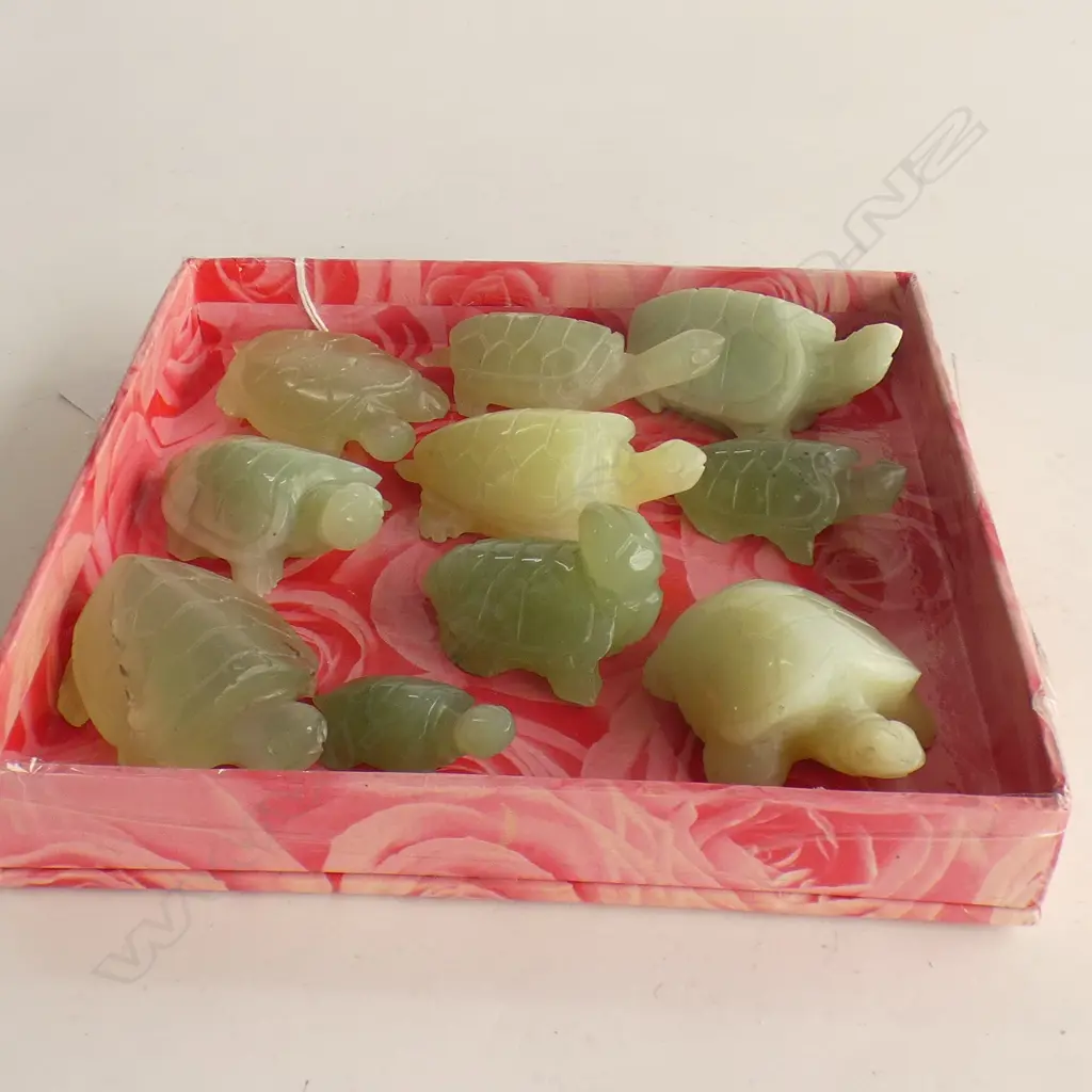 COLLECTION 10 CARVED GREEN HARDSTONE JADE? TURTLES Image 1++