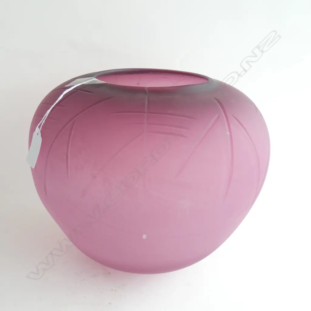 LARGE GARY NASH WHEEL CUT PINK GLASS BOWL - SIGNED & DATED '15 H.225mm Image 1++