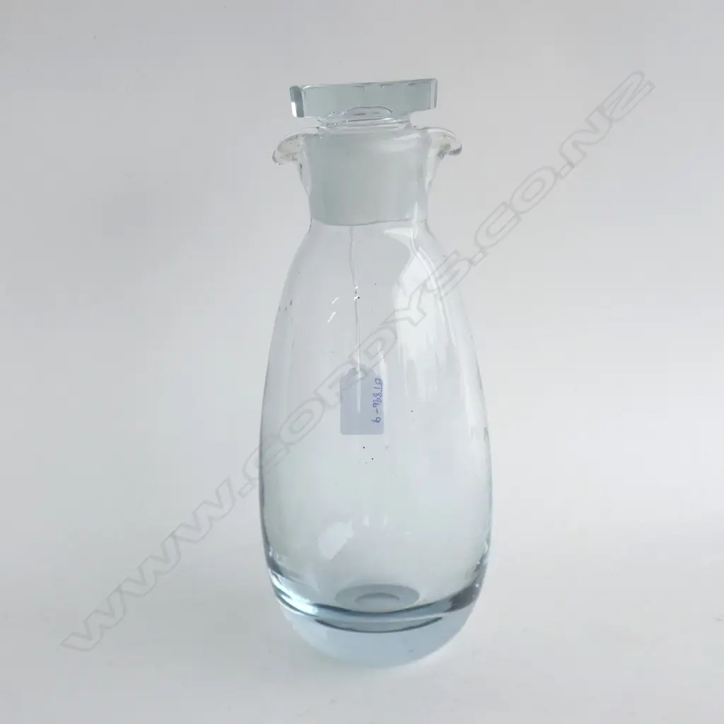 BLUE GLASS DECANTER WITH STOPPER - HEAVY BASE - SIGNATURE TO BASE H 250MM - NIBBLES TO STOPPER END Image 1++