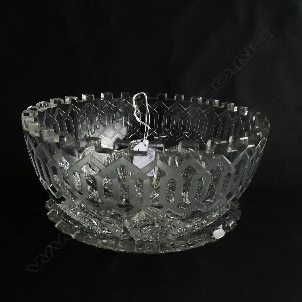 ORNATE CUT CRYSTAL GLASS BOWL (DIA 205MM) & PLATE Image 1++