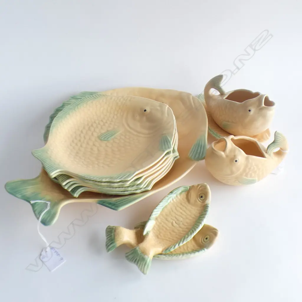 SHORTER & SON 12 PCS FISH SET; PLATES, JUGS ETC.. (GREEN & TAN COLOUR) Image 1++