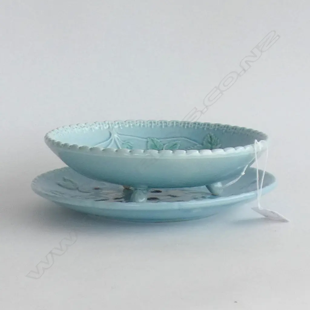 WEST GERMAN MAJOLICA DRAINER & PLATE 215mm dia Image 1++