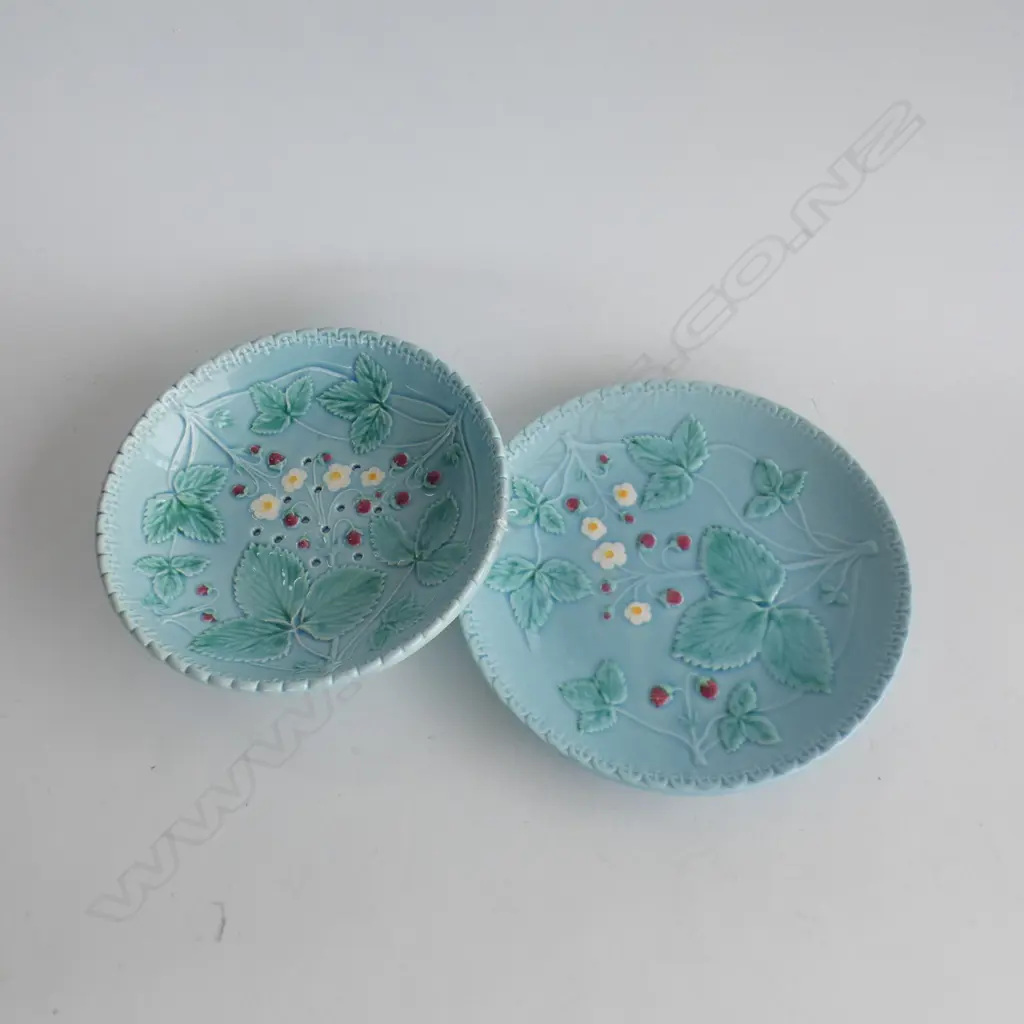 WEST GERMAN MAJOLICA DRAINER & PLATE 215mm dia Image 1++