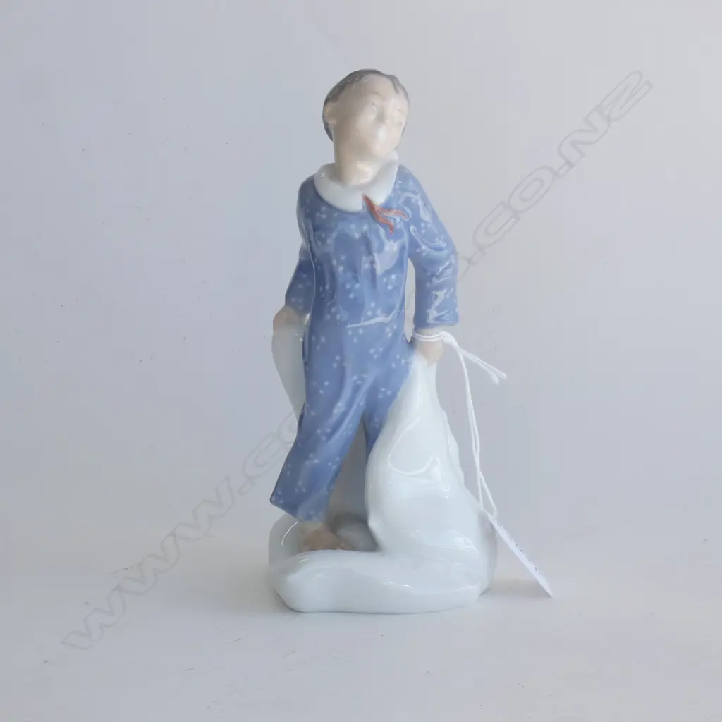 ROYAL COPENHAGEN FIGURE #2604 BOY w. PILLOWS H.185mm Image 1++
