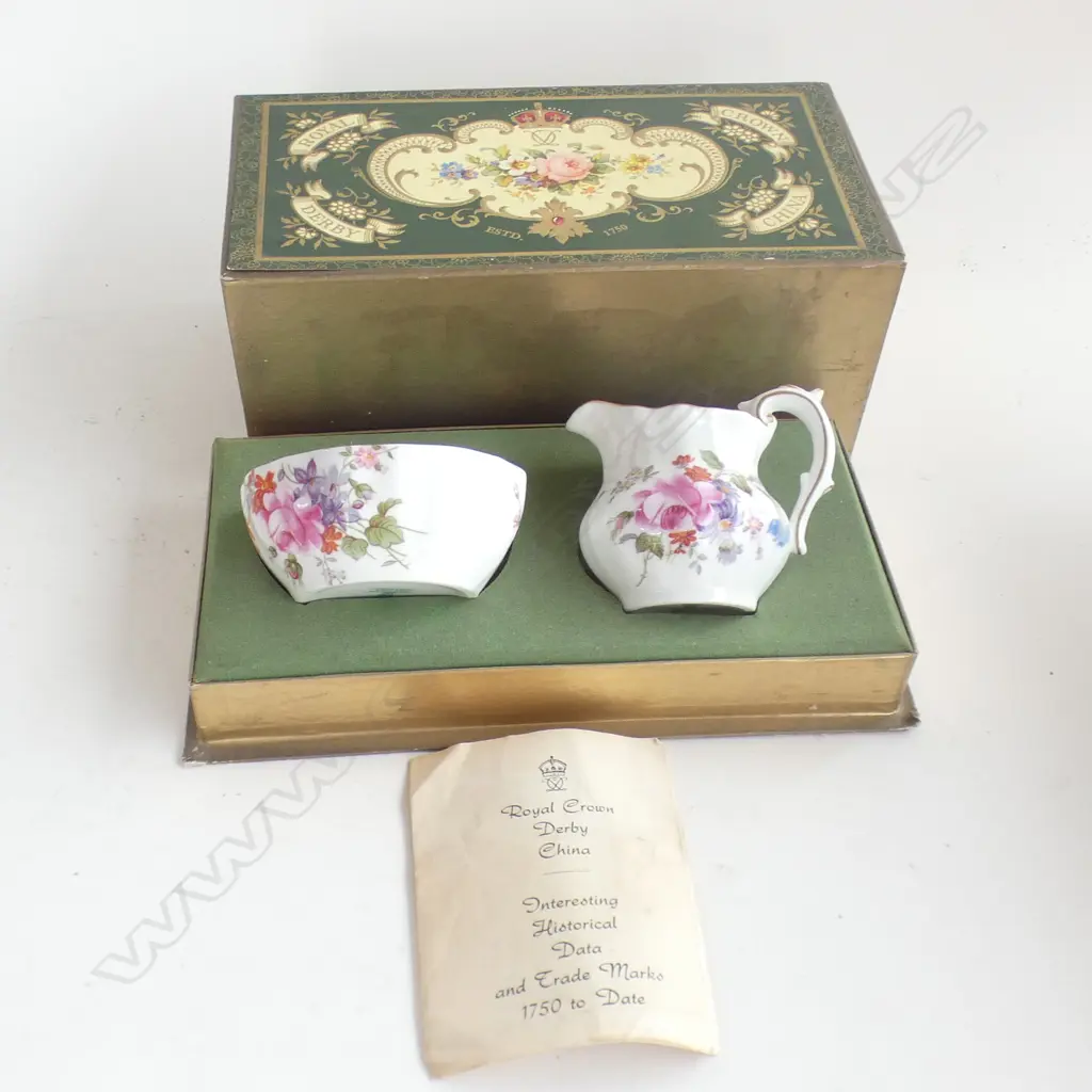ROYAL CROWN DERBY "DERBY POSIES" BOXED JUG H. 75mm & BOWL  D. 85mm Image 1++